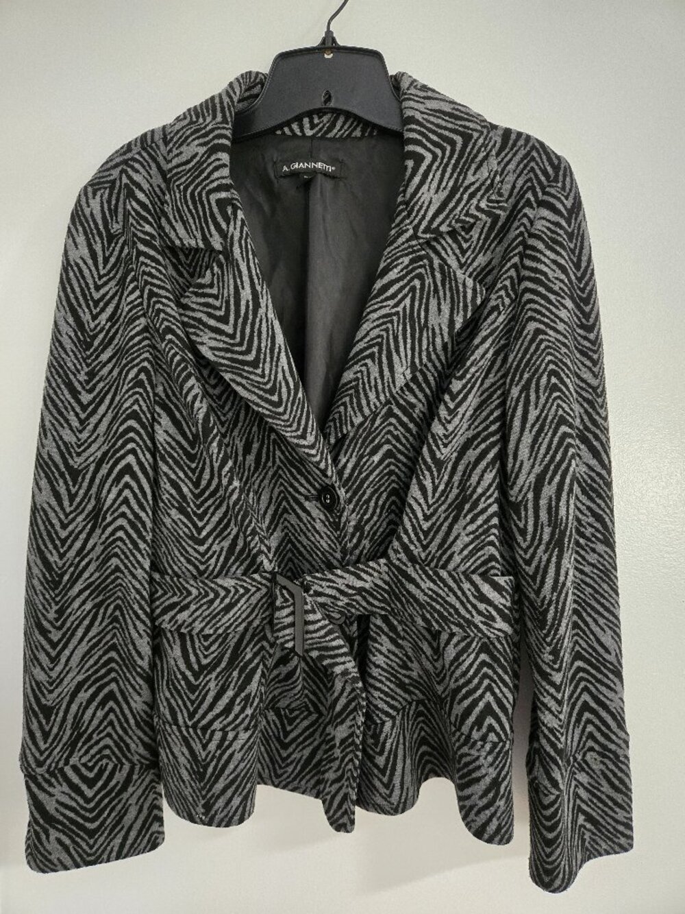 A. Giannetti Zebra Print Blazer Women’s M Black Gray Belted Buckle Statement